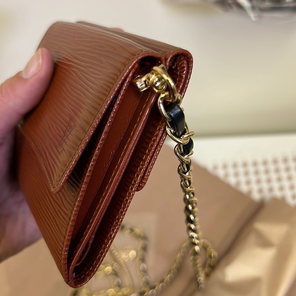 NWOT Gold & Black leather unbranded chain - Picture 5 of 5